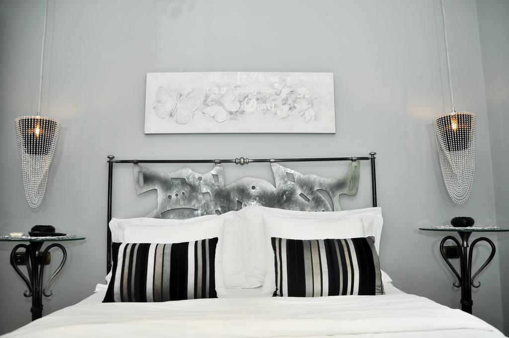 Tiranatop Suites Værelse billede