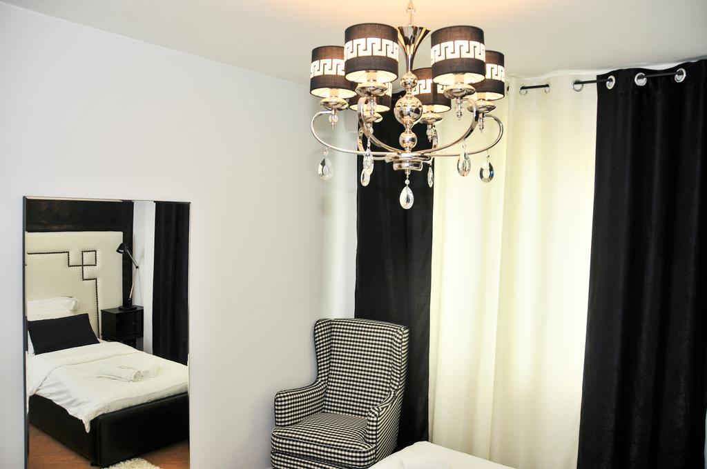 Tiranatop Suites Værelse billede